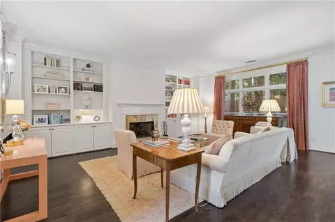 1153 Brookhaven Cmns, Atlanta, GA 30319