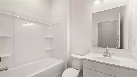 Bath - 1907 Endress Cir, Hampton, GA 30228 photo 1 of 6