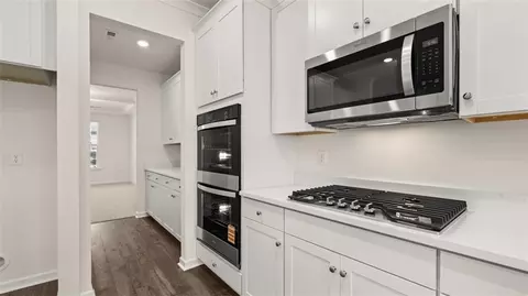 Kitchen - 1907 Endress Cir, Hampton, GA 30228 photo 3 of 3
