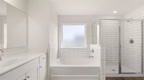 Bath - 1907 Endress Cir, Hampton, GA 30228 photo 4 of 6