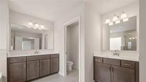 Bath - 1780 Goodwin Cir, Hampton, GA 30228 photo 3 of 4