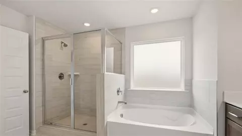 Bath - 1780 Goodwin Cir, Hampton, GA 30228 photo 4 of 4