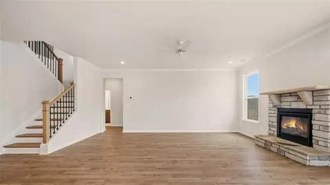 Living - 1780 Goodwin Cir, Hampton, GA 30228 photo 2 of 5