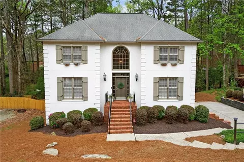 135 Inverness Approach, Roswell, GA 30075