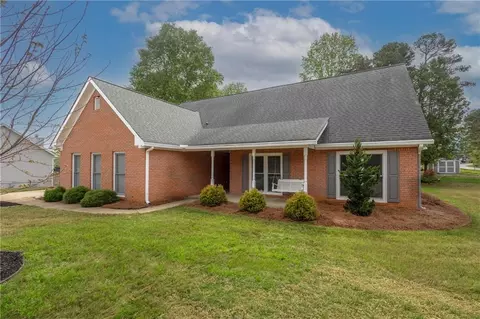 5602 Ivy Green Dr, Buford, GA 30518