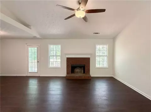 40 Cranbrook Ct, Covington, GA 30016 photo 3