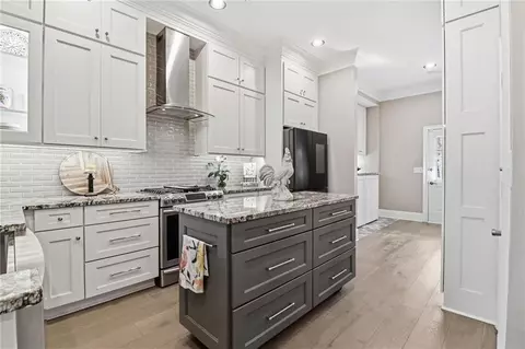 8630 Parker Pl, Roswell, GA 30076