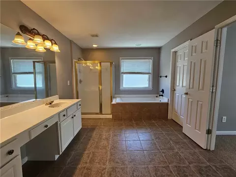 Bath - 5232 Tormeall Trce, Suwanee, GA 30024 photo 2 of 2