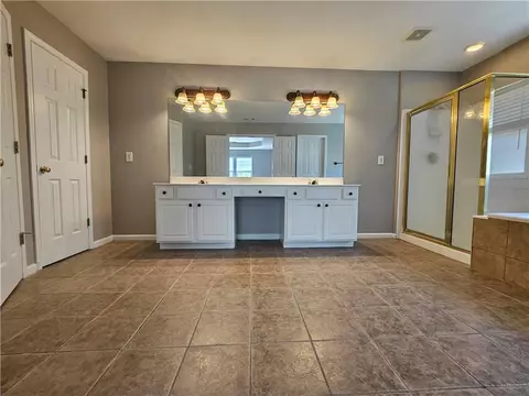 Bath - 5232 Tormeall Trce, Suwanee, GA 30024 photo 1 of 2