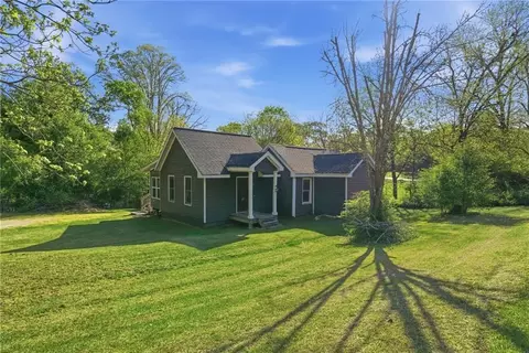 382 Main St, Talmo, GA 30575