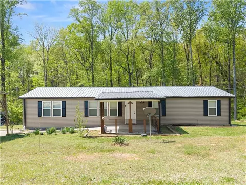 1670 Azelea Ln, Gainesville, GA 30507
