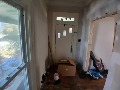 Entry Way - 521 Monroe St, Macon, GA 31201 photo 1 of 6