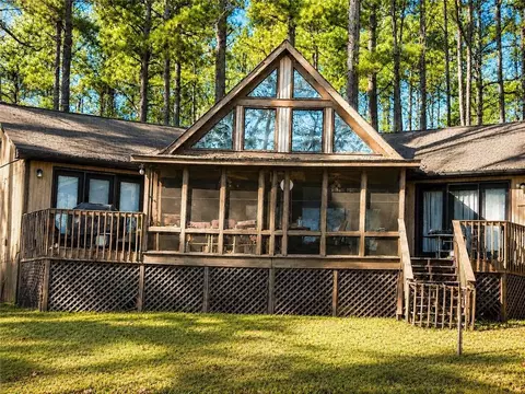 506 Rockville Springs Dr, Eatonton, GA 31024