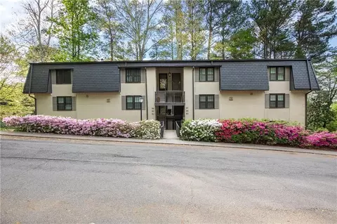 182 Triumph Dr NW, Atlanta, GA 30327