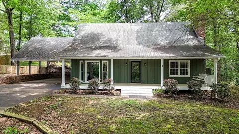 26 Ridgewood Dr, Cartersville, GA 30120