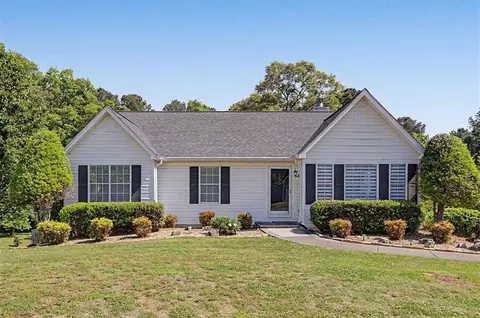 166 Hanover Cir SE, Calhoun, GA 30701