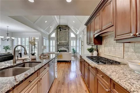 Kitchen - 9030 Moor Park Run, Duluth, GA 30097 photo 4 of 5