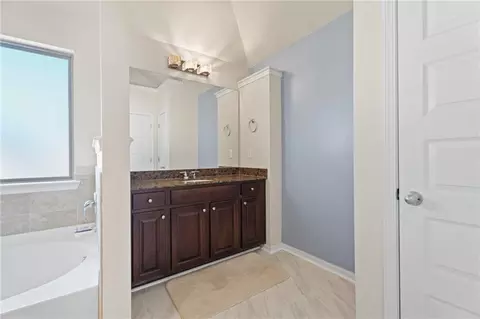 Bath - 12174 Centerra Dr, Hampton, GA 30228 photo 6 of 10