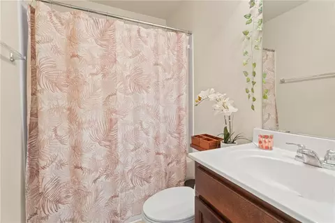 Bath - 12174 Centerra Dr, Hampton, GA 30228 photo 8 of 10