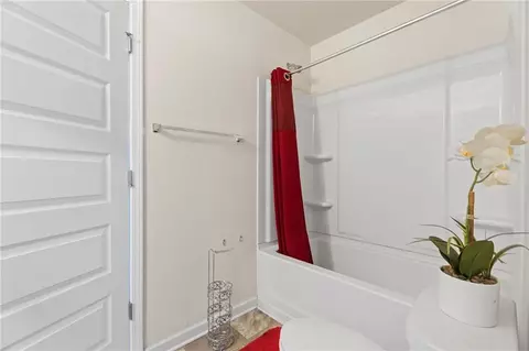 Bath - 12174 Centerra Dr, Hampton, GA 30228 photo 9 of 10