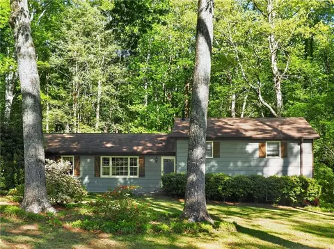 1912 King Arthurs Ct, Marietta, GA 30062