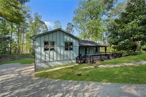 395 Pine L Dr, Buford, GA 30518