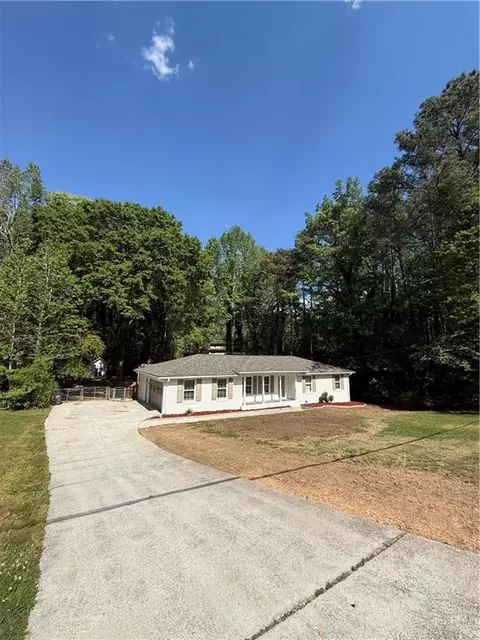 2646 Pamela Dr, Snellville, GA 30078