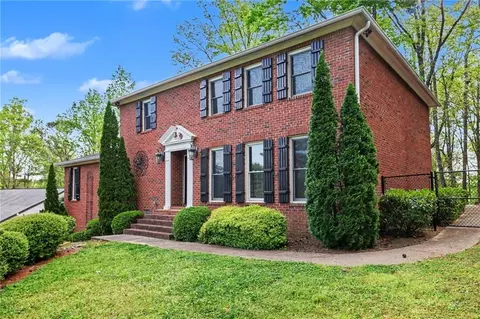 205 Marsh Glen Pt, Atlanta, GA 30328