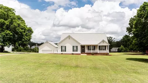 352 Olde Wick Trl, Hoschton, GA 30548