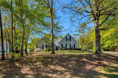 1520 Smoke Hill Dr, Hoschton, GA 30548
