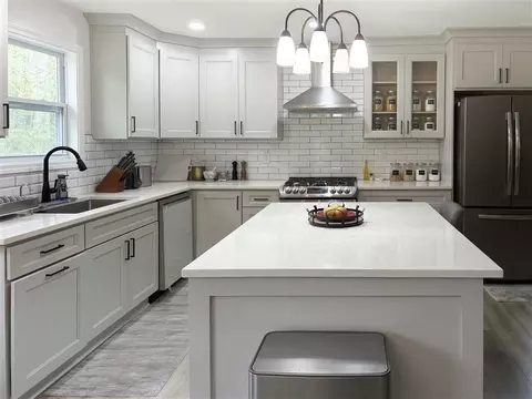 2448 Hillboro Cir SW, Marietta, GA 30064