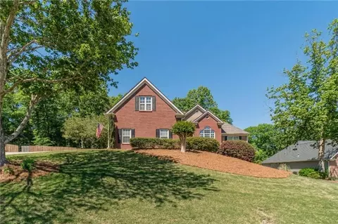 694 Willowwind Dr, Loganville, GA 30052