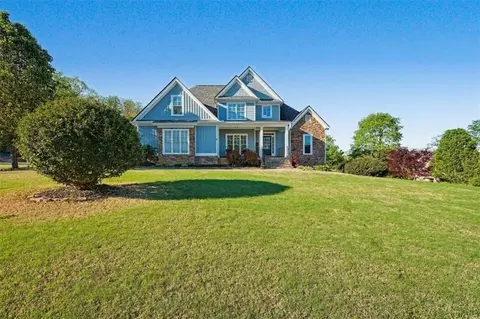 18 Thunderhawk Ln NE, Rydal, GA 30171