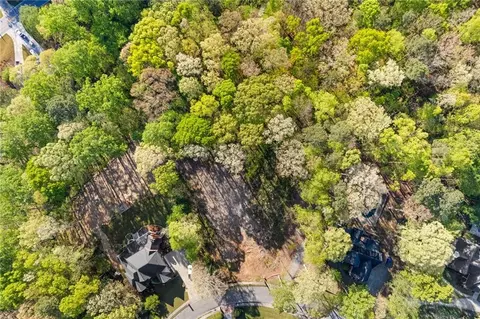 295 Helens Manor Dr, Lawrenceville, GA 30045