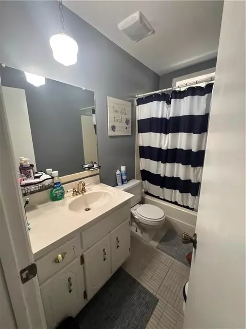 Bath - 159 Longview Rd, Stockbridge, GA 30281 photo 1 of 2