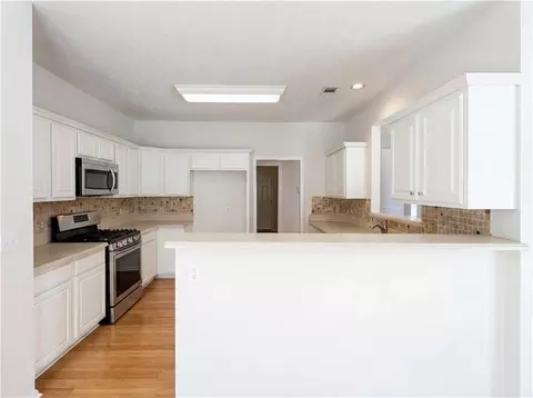 Kitchen - 404 Eaglet Ct, Mcdonough, GA 30253 photo 1 of 4