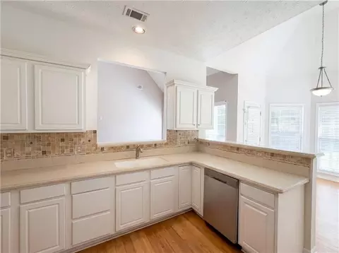 Kitchen - 404 Eaglet Ct, Mcdonough, GA 30253 photo 2 of 4