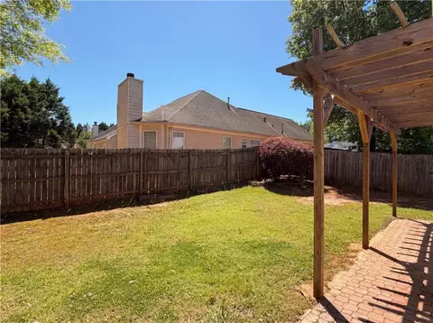Exterior - 404 Eaglet Ct, Mcdonough, GA 30253 photo 4 of 6