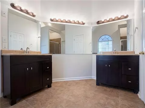 Bath - 404 Eaglet Ct, Mcdonough, GA 30253 photo 1 of 5