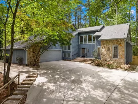 990 Ivy Falls Dr, Atlanta, GA 30328