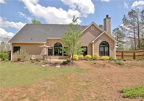 12 Smokey Ridge Ct, Newnan, GA 30263