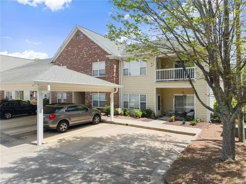 1015 Holly Dr #708, Gainesville, GA 30501