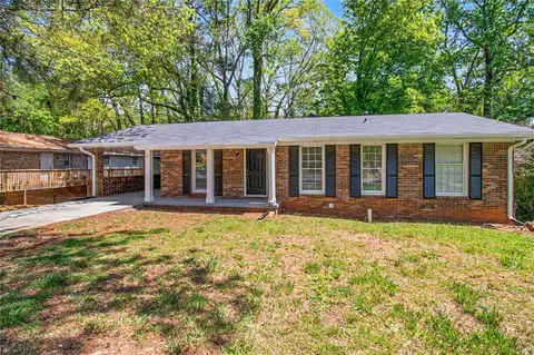 835 Pine Roc Dr, Stone Mountain, GA 30083