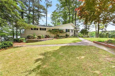 149 Pine Bluff Trl, Jackson, GA 30233 photo 2
