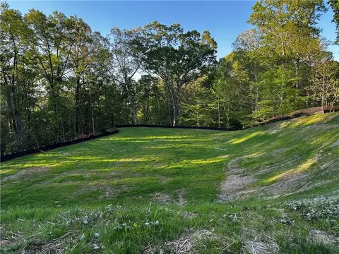 1945 W Paces Ferry Rd NW, Atlanta, GA 30327