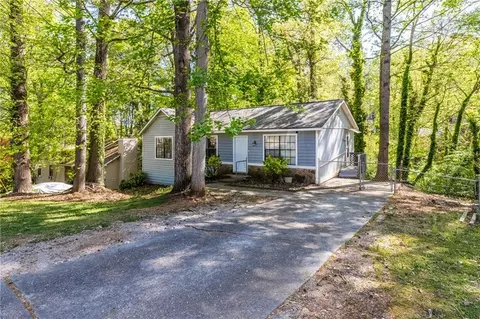 5350 Nathan Dr NW, Lilburn, GA 30047