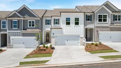 1821 Meadow Green Cir, Gainesville, GA 30501