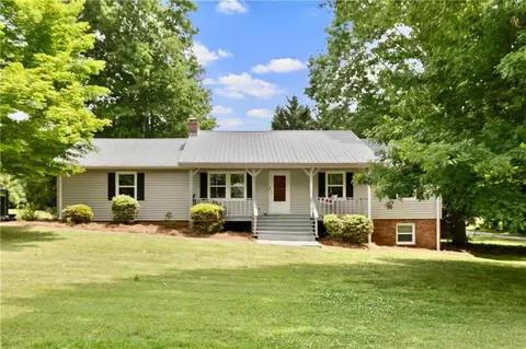765 Aiken Dr, Dallas, GA 30157