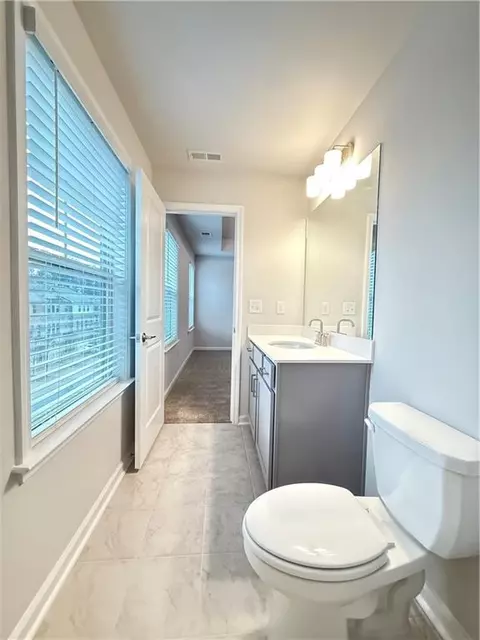 Bath - 3756 Davis Cir, Duluth, GA 30096 photo 3 of 7