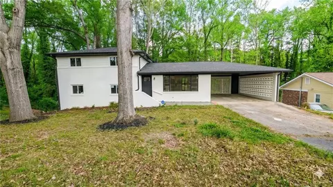 3211 Thrasher Cir, Decatur, GA 30032